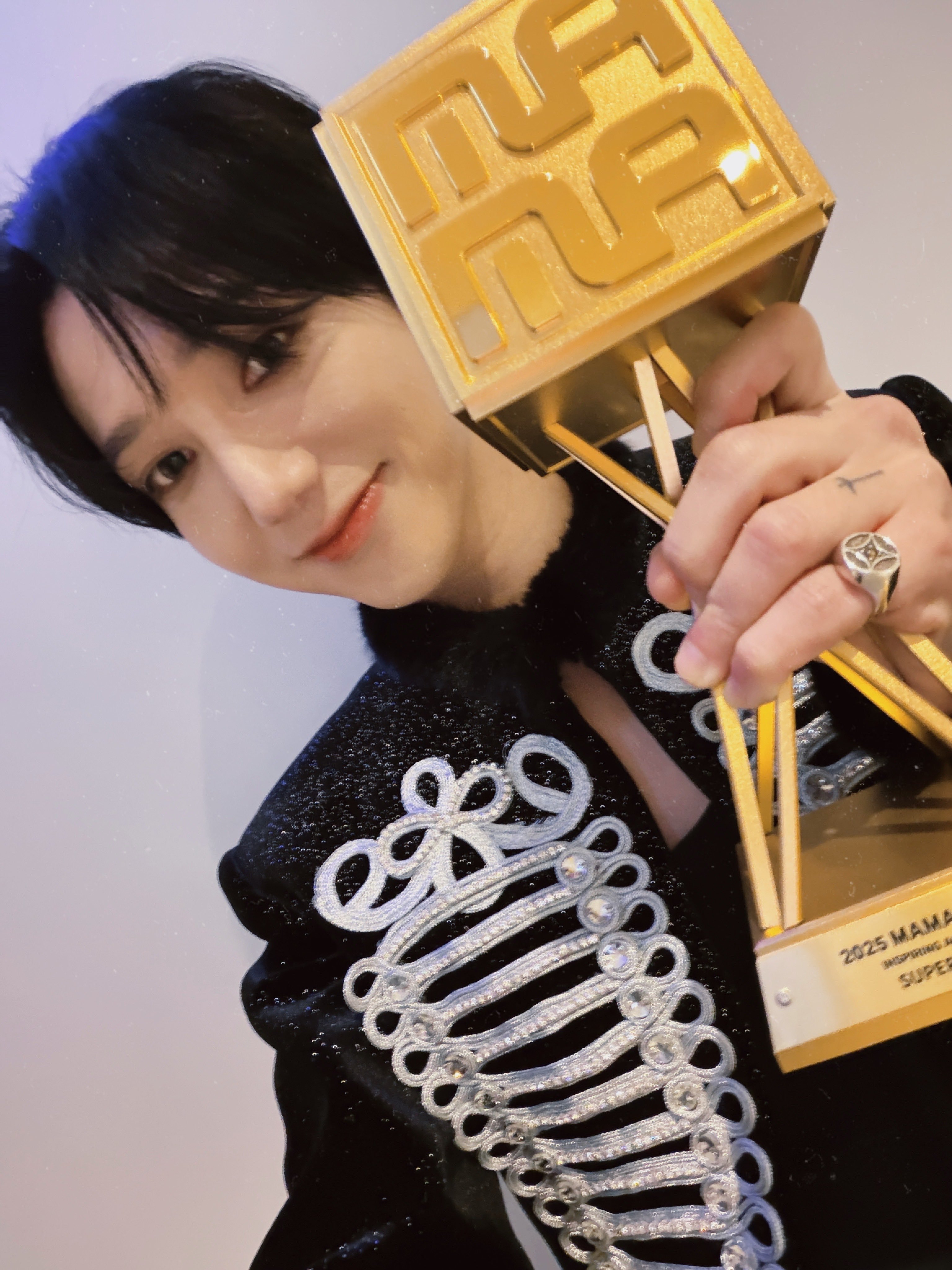 “CB百蓝_。251130 yesung_smtown更新金钟云 相关：谢谢EL