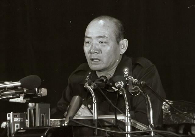 #韩国政治#【韩国前总统全斗焕已死多年仍未缴清罚款】

据悉，韩国前总统全斗焕一