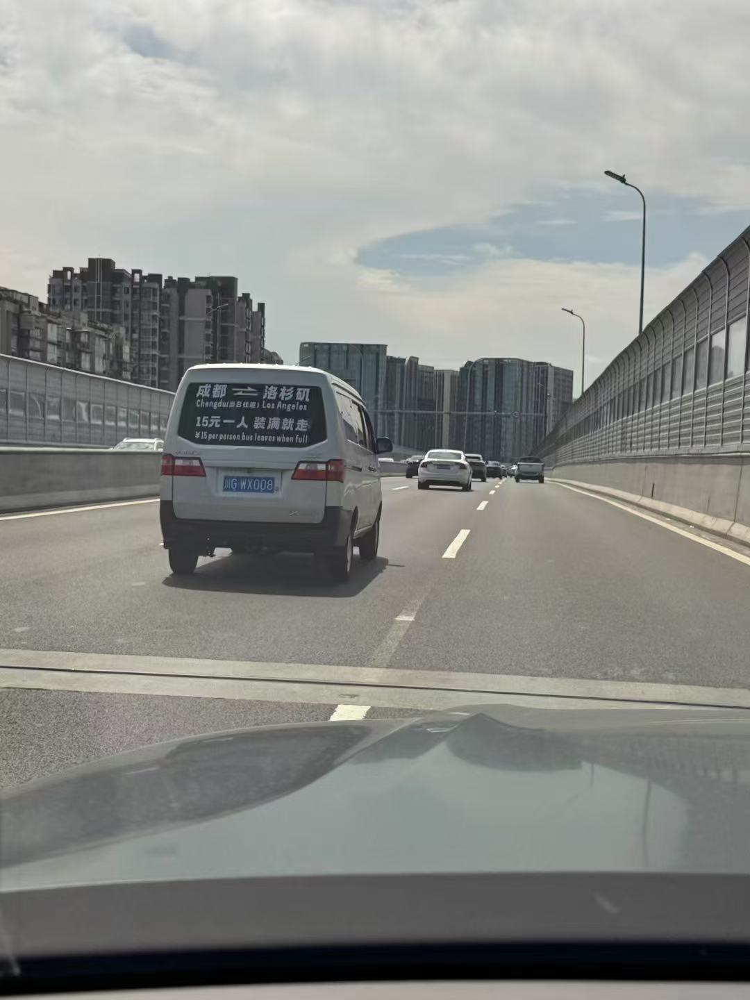 我真的好爱这种奇葩尾标和奇葩车贴装饰的图[笑cry]有没有能超过下面这些的，来P