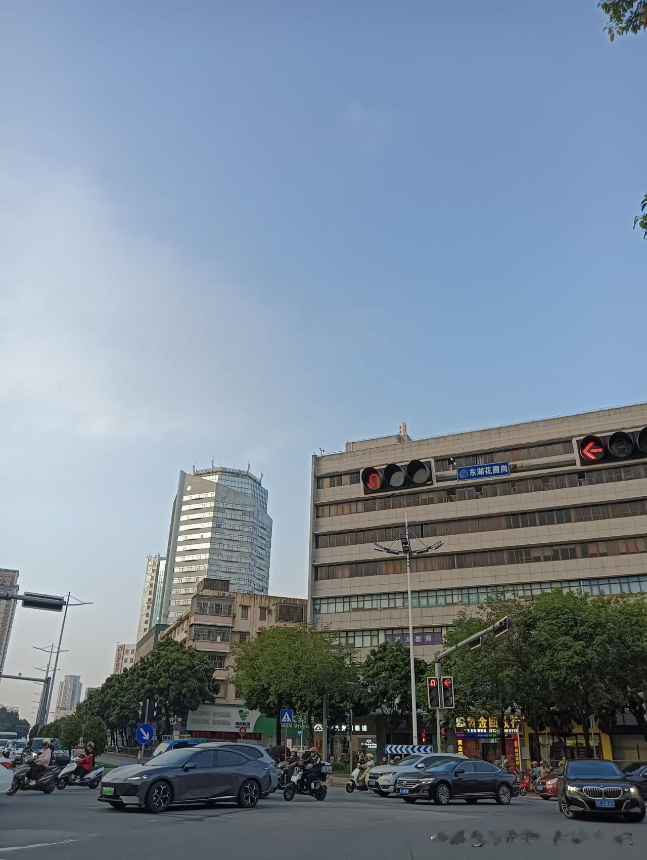 单图细说往事历史｜蓬江区·跃进路×东湖百货
（注意事项：盗用必究及法律責任）
现