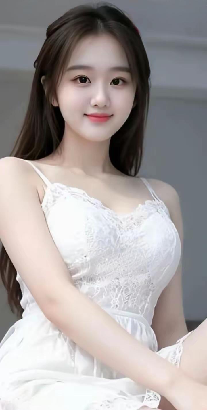 温柔甜美的白色蕾丝连衣裙，散发着优雅的气质！🌸💗
