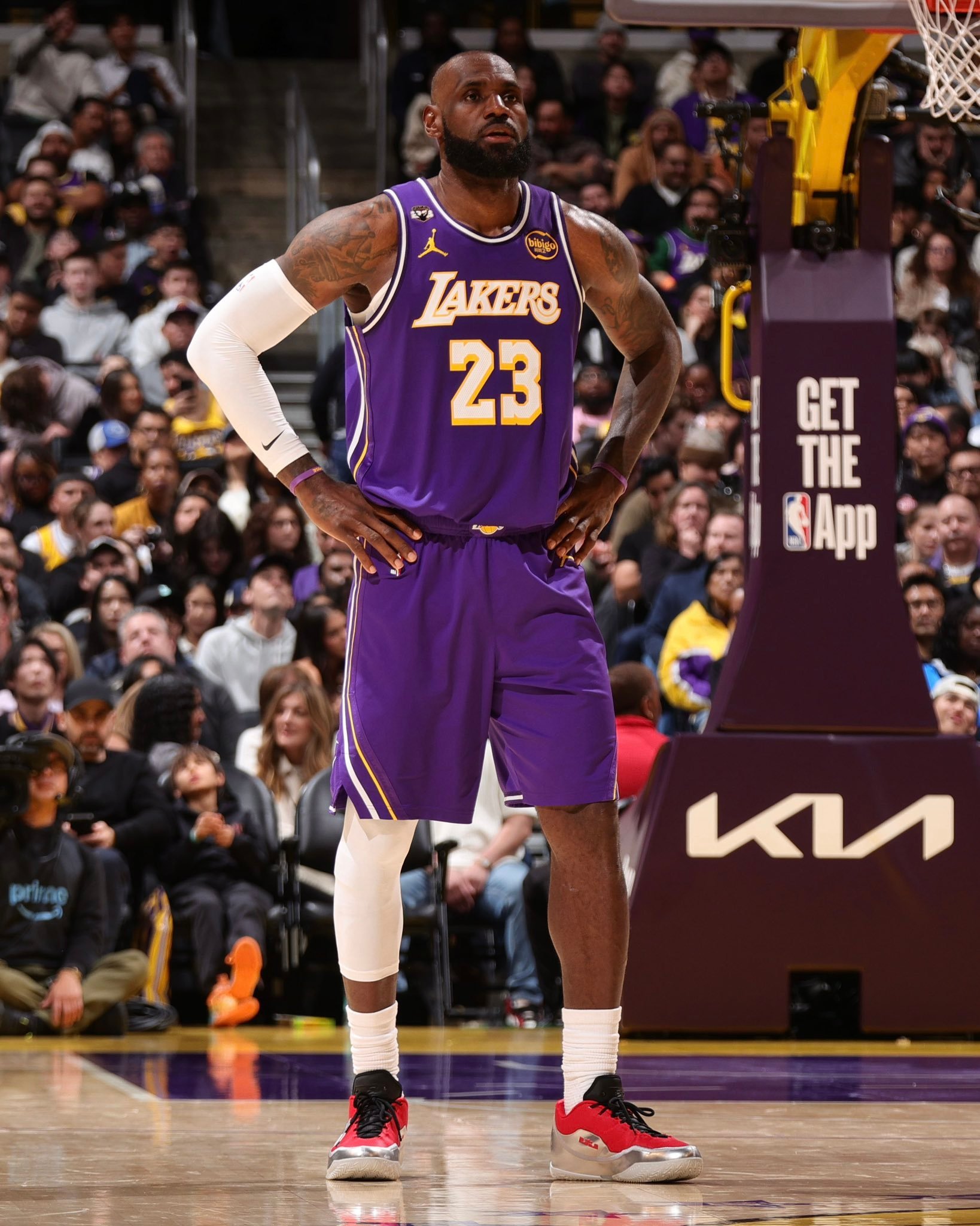 詹姆斯确定出战！骑士vs湖人