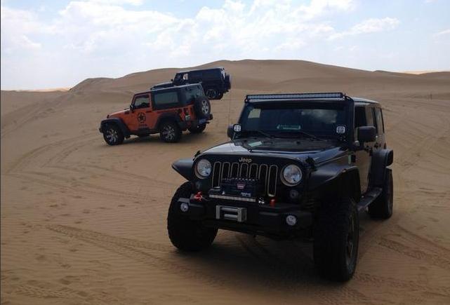 不怕慢就怕站。爬大坡我有个死规矩。挂低速四驱。油门稳住不动。中途绝对不停车。一停