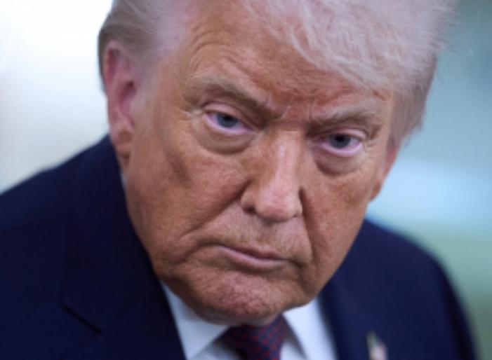 面对伊朗同归于尽打法，美军亮出王炸底牌：如果战败，就爆核武器，美国对伊朗的战争持