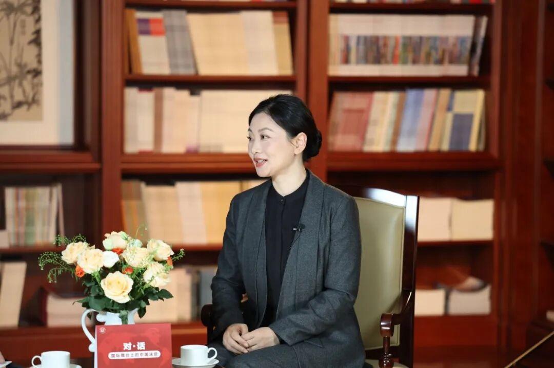 好消息传来！联合国正式向世界宣告：“中国人成功当选”！
联合国总部的会议大厅里，