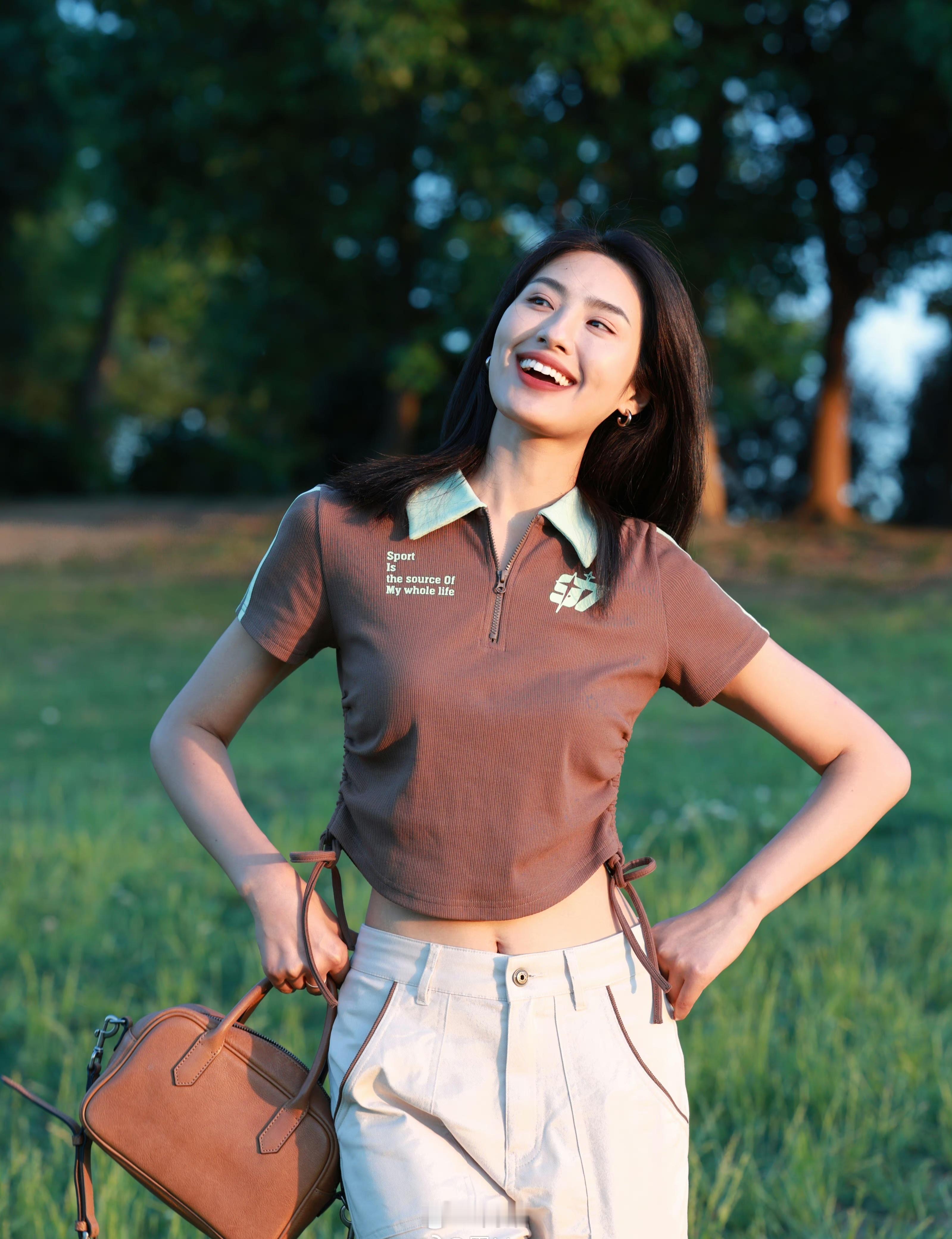 运动感十足的女孩 ​​​