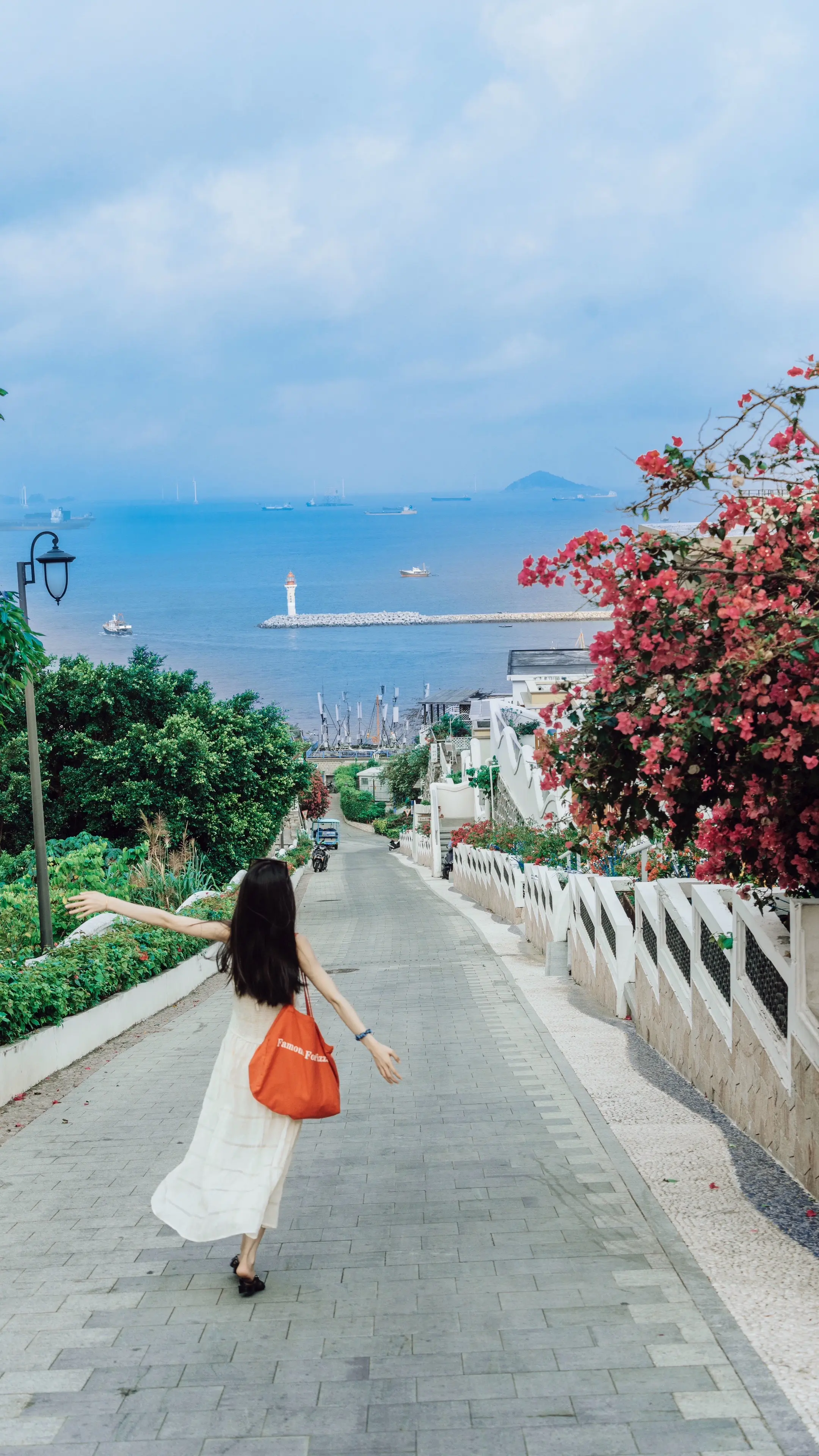 迄今为止，我最喜欢的小众海岛出现了。桂山岛的拍照打卡攻略 1️⃣双海豚...