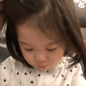 来做新美甲了美甲师跟我说预计五个小时 