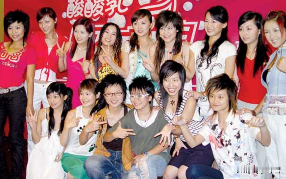一晃距离湖南卫视最火的2005年超女选秀过去马上快二十年了，不得不说时间过得好快