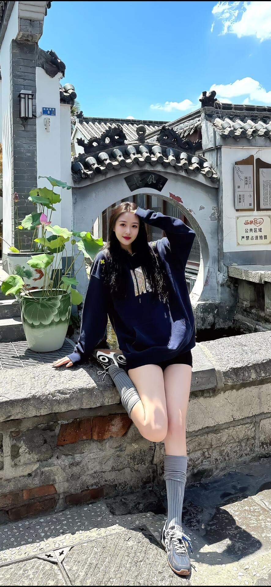 我总想联系你，可我缺个理由缺个身份！！ 