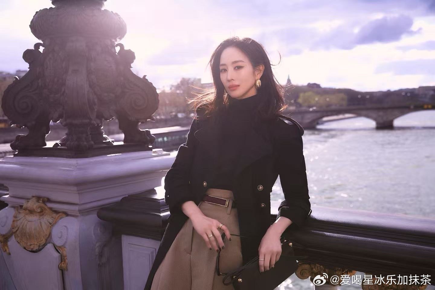 张钧甯美到巴黎了天呐‼️这组照片张钧甯美到巴黎了！这妆造气质真的是独一份的特殊啊