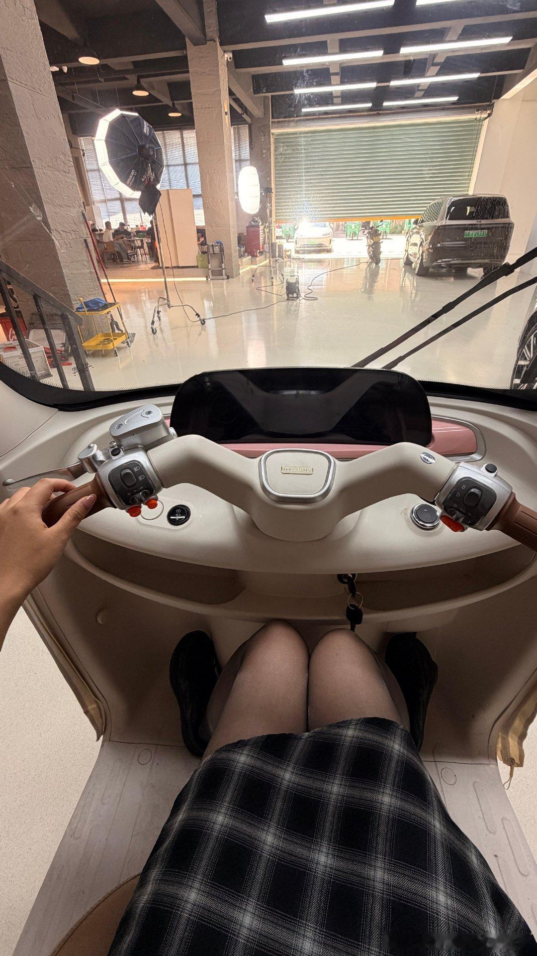 9月1日抽这个车，两个选项：要车或者是折现8000块我觉得大部分人会选择，折现8