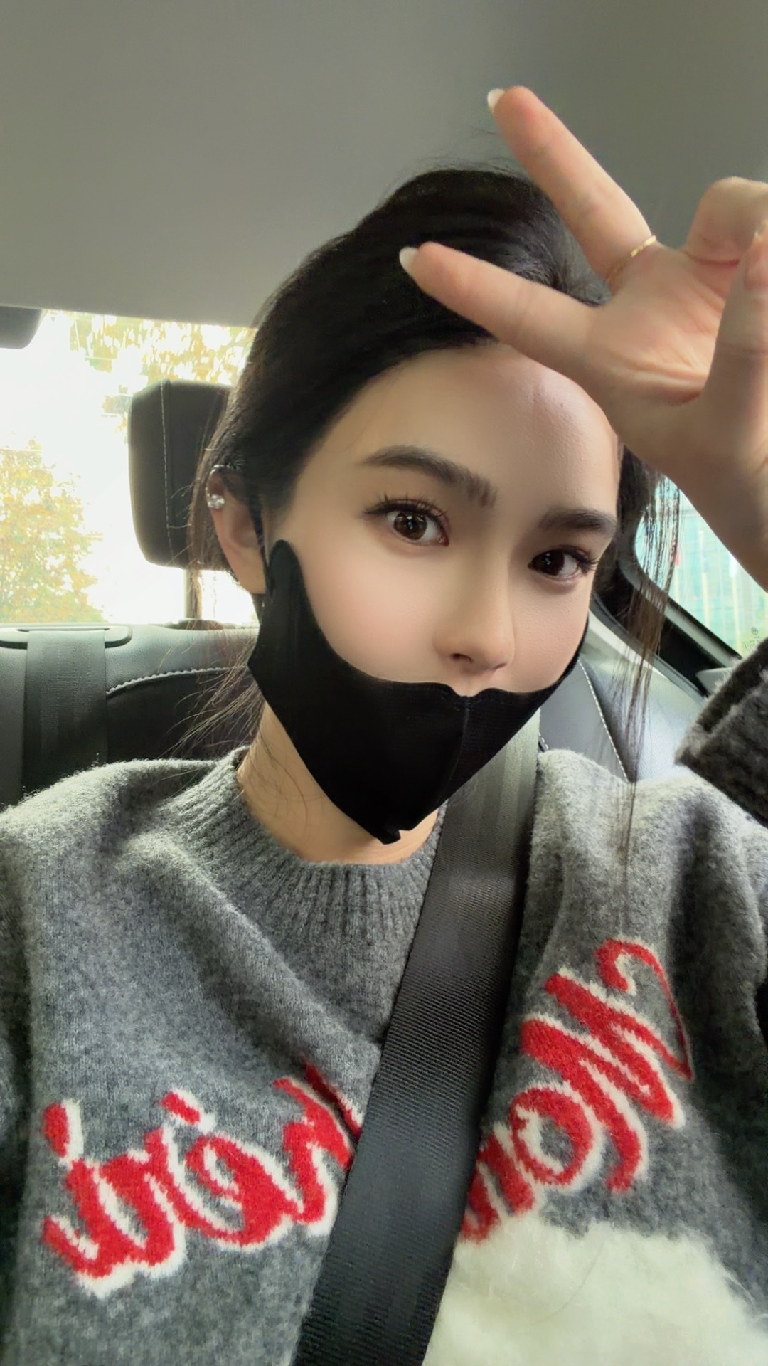 高铁🚄回合肥啦！大晨子说：你怎么有胆量带一个你完全弄不动的行李箱？这你们就不懂