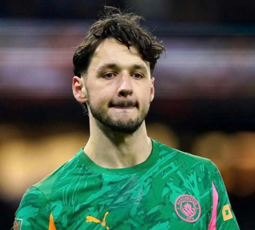 特拉福德在接受TA记者SL采访时表示，他也不知道唐纳鲁马会加盟，因此自己不清楚未