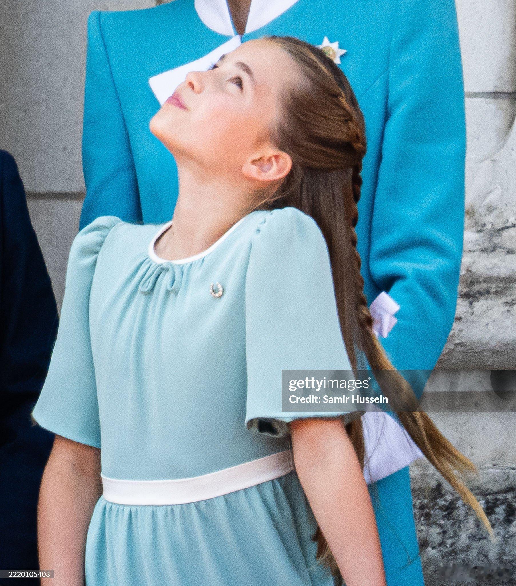 英国王室 🇬🇧6月13日，乔治王子、夏洛特公主、路易斯王子出席爷爷查尔斯国王