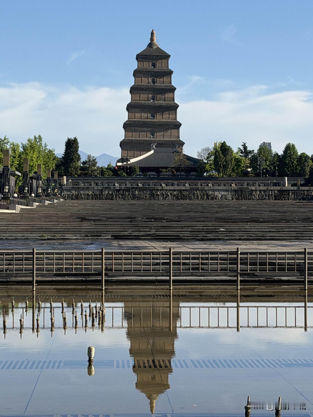 分享一下你随手拍下的照片来西安必打卡的景点了吧，一到西安不自觉的念叨“西安大雁塔