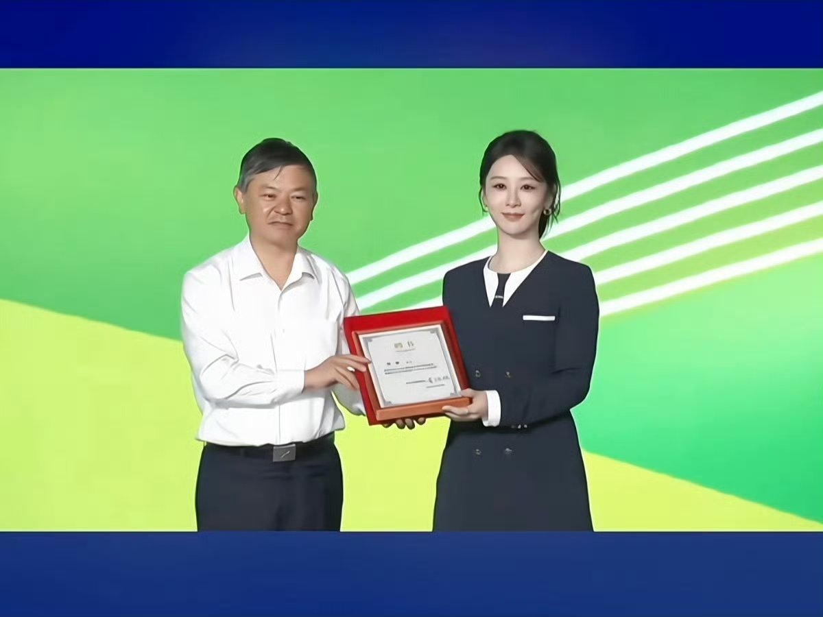 杨紫参加六五环境日这才是演员该做的