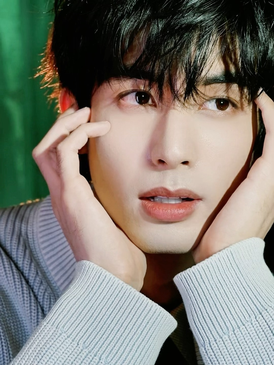 宋威龙娇兰品牌大片侧拍花絮！！