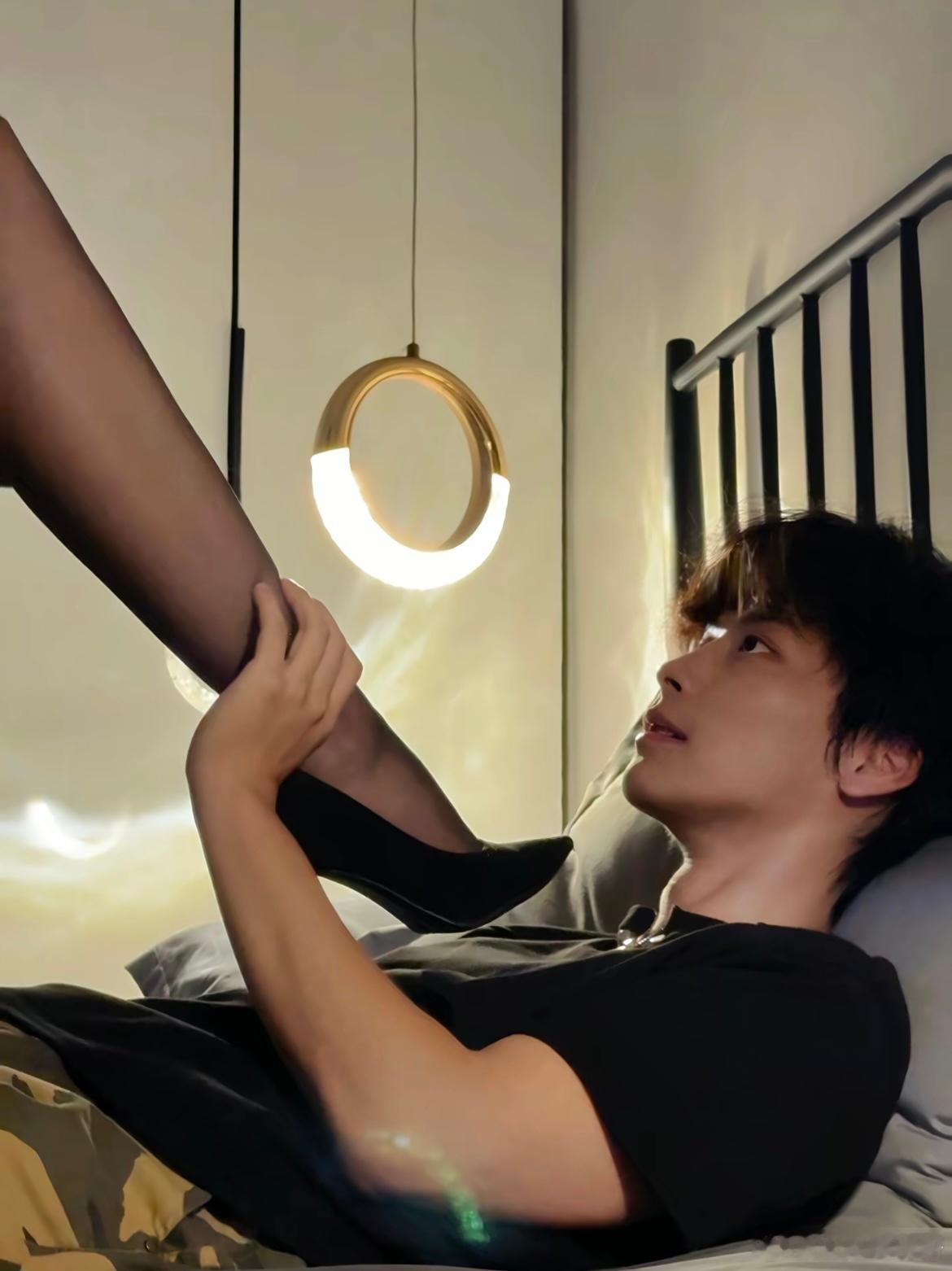 我的男人必须为我做任何事 ​ ​​​