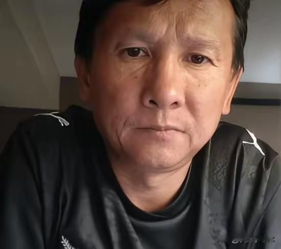 “退钱哥”吐槽看不起比赛，真不明白为啥去捧外国人的场？
近日，“退钱哥”何胜吐槽