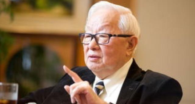 台积电创始人张忠谋，受访时曾语出惊人：“我真的认为，我的国 —— 美国 ，仍然是