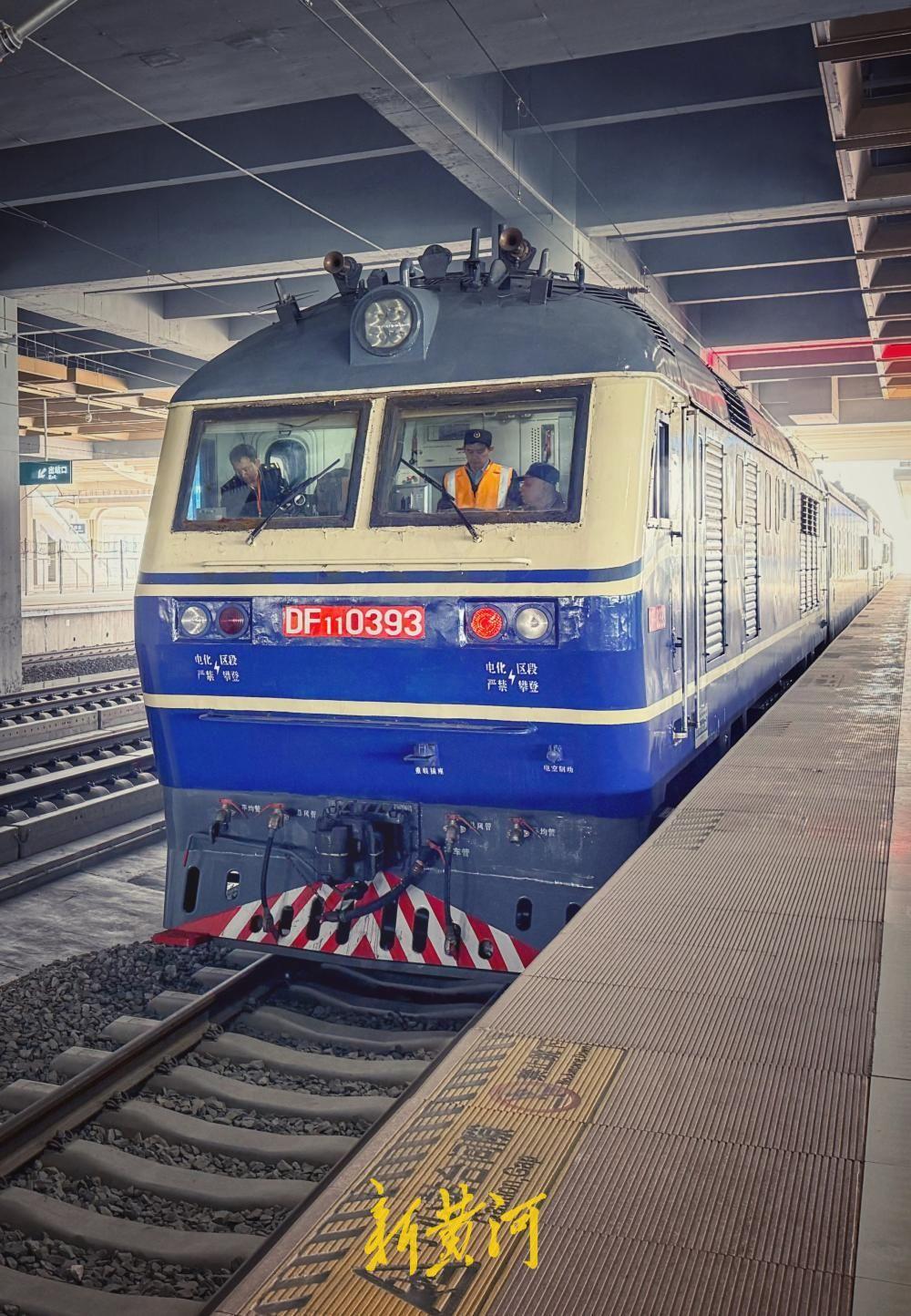 3月27日10时20分，55102次检测列车从聊城西站缓缓驶出，标志着京港高铁雄