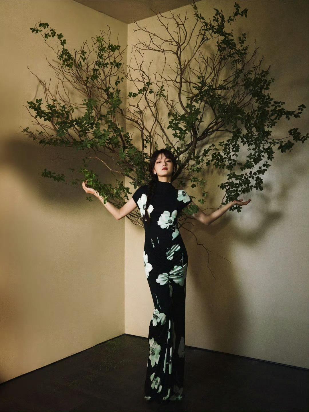 【微博电影之夜女明星内场造型】章若楠 in Givenchy 2026早秋系列文