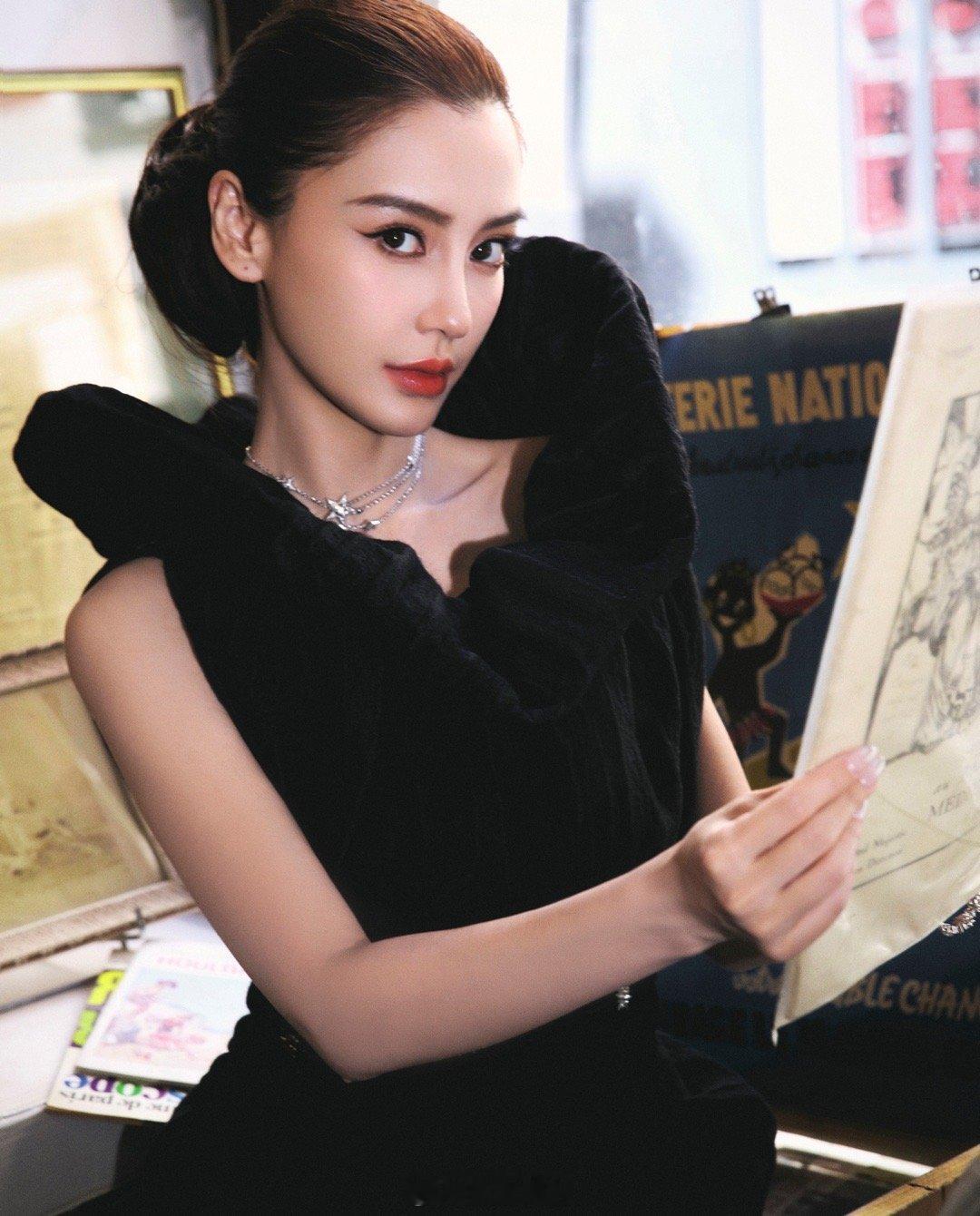 Angelababy[舔屏][舔屏][锦鲤附体][锦鲤附体][爱你][爱你][爱