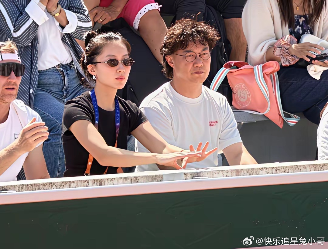 陈奕迅和陈康堤看法网，包包好漂亮！ 