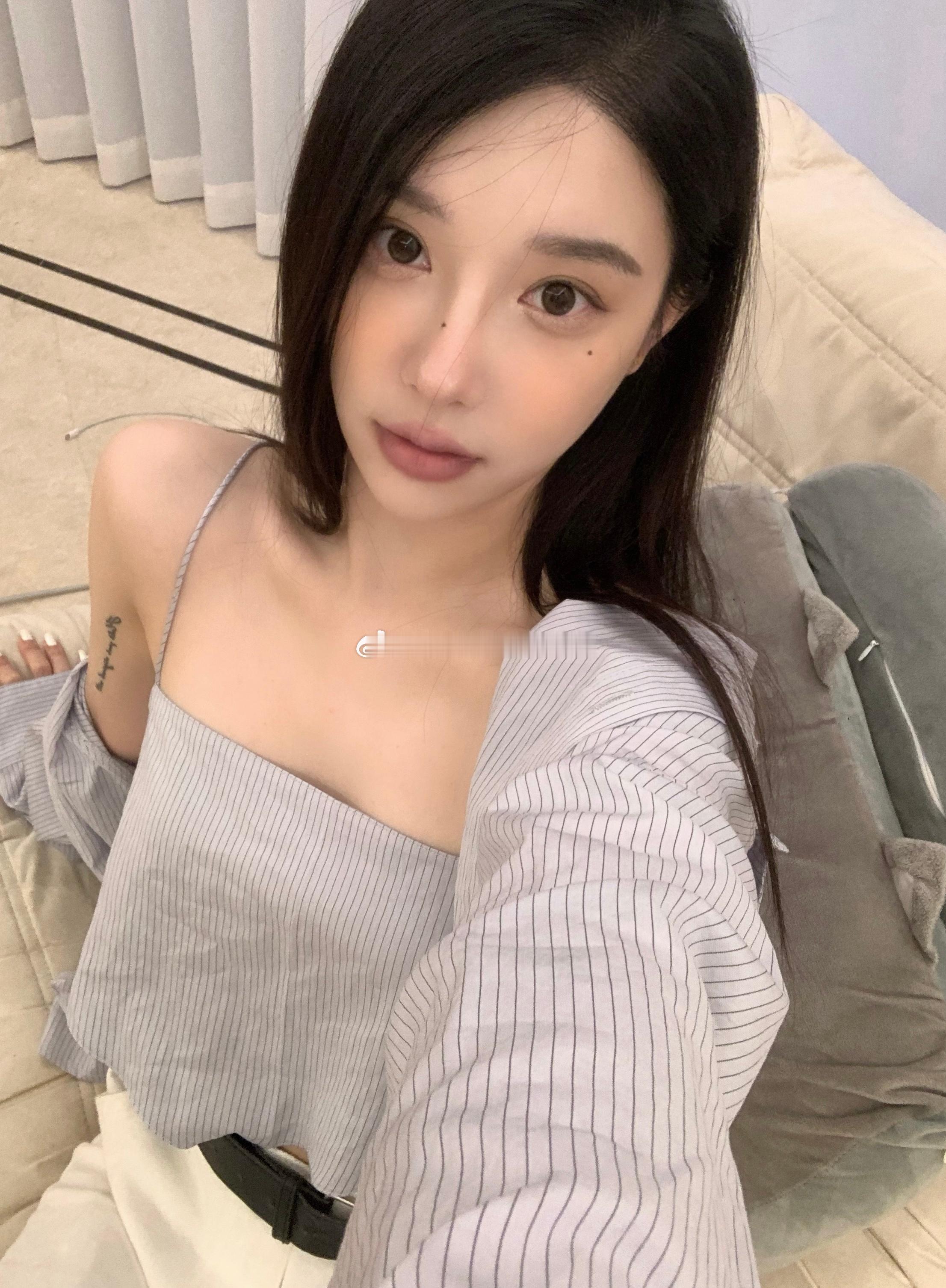 有在好好吃饭 好好被爱着 妥妥友宝女一个 （日常出门真的都不爱照相 放工作图看这