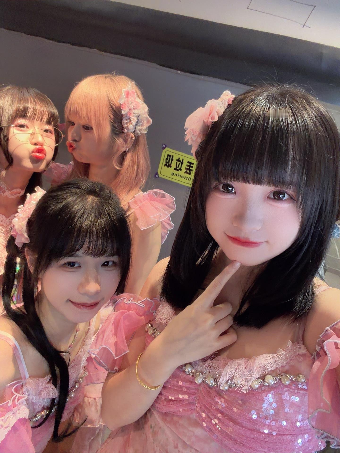 我要接着把没写完的周报写了[泪奔] ​​​