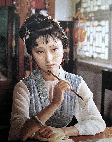 一黛不如一黛 ​​​