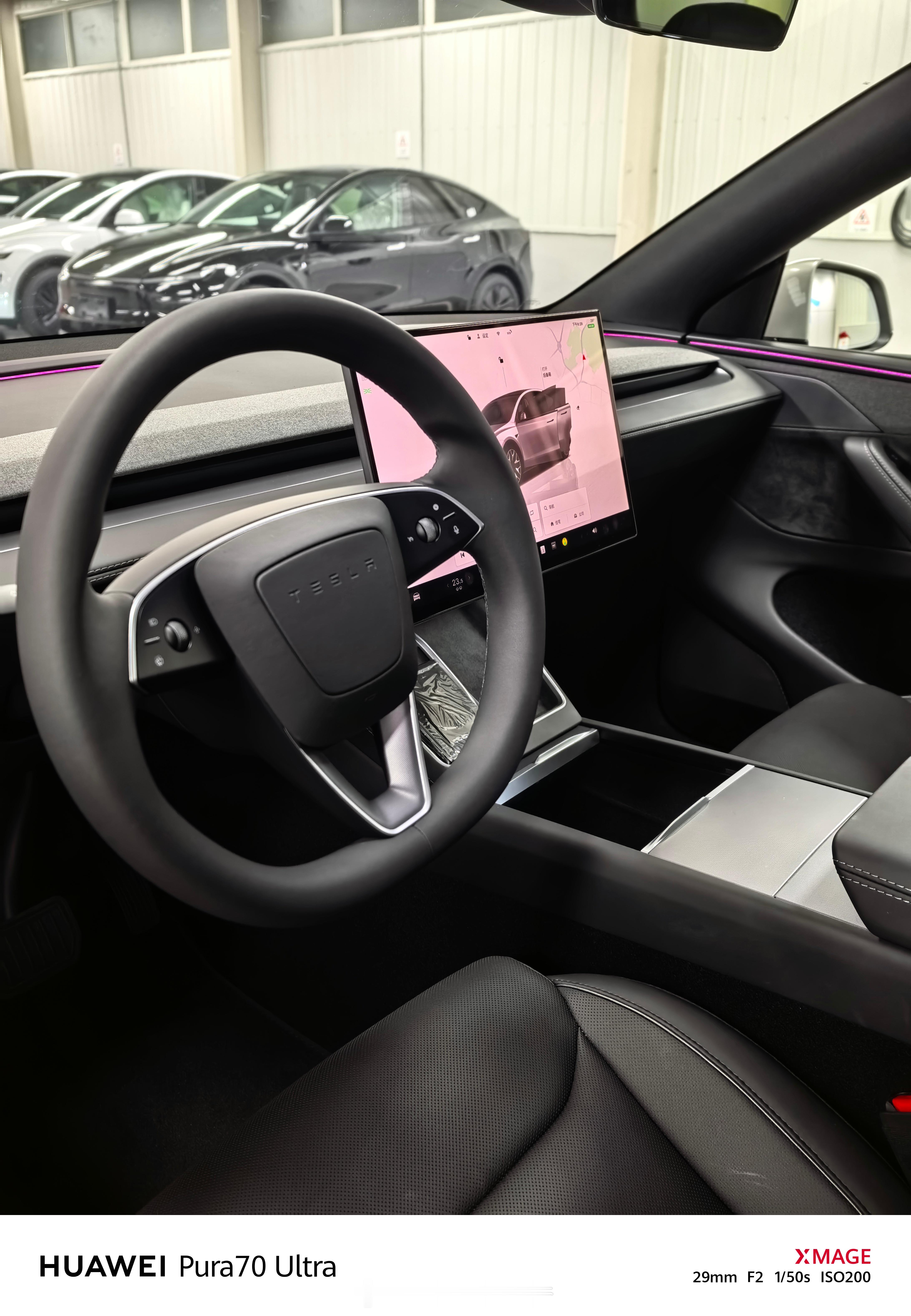 Model3老车主加装拨杆需2499元 Model Y L上面还是屏幕换挡，会不