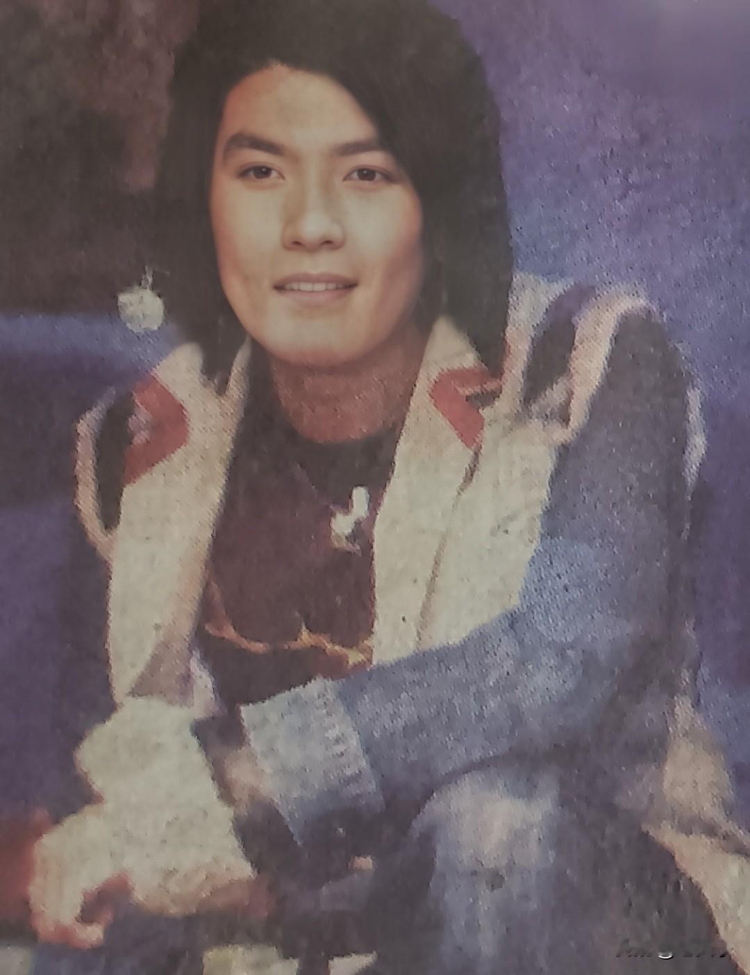 音乐史人物之第428位，阿杜（1973年3月11日— ），生于新加坡。
华语乐坛