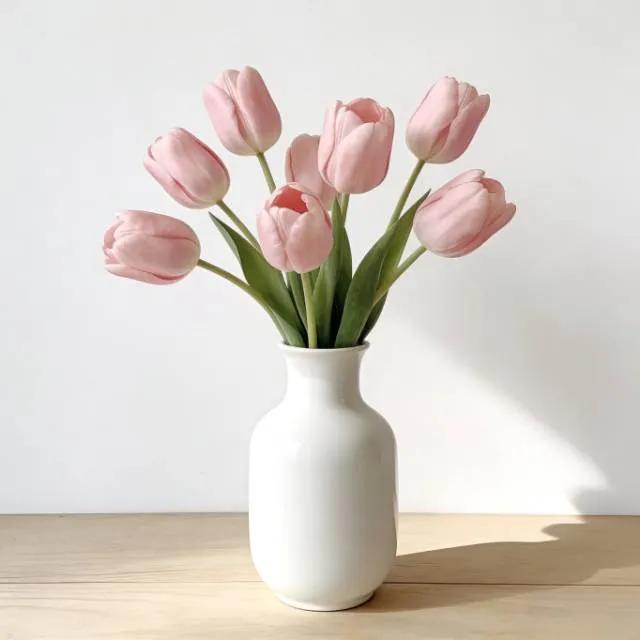 幸福就是：有事做，有人爱，有所期待，不问归期。
 
幸福就是：三餐四季，安稳踏实