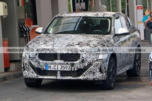 #汽车# 【全面升级真的香 新一代宝马X2更多信息发布】随着新一代X1的推出，更