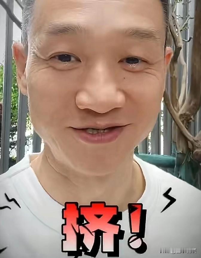 杨威，太纠结了！

5月15号，前体操奥运冠军杨威，冲上了热搜，起因是他在社交平