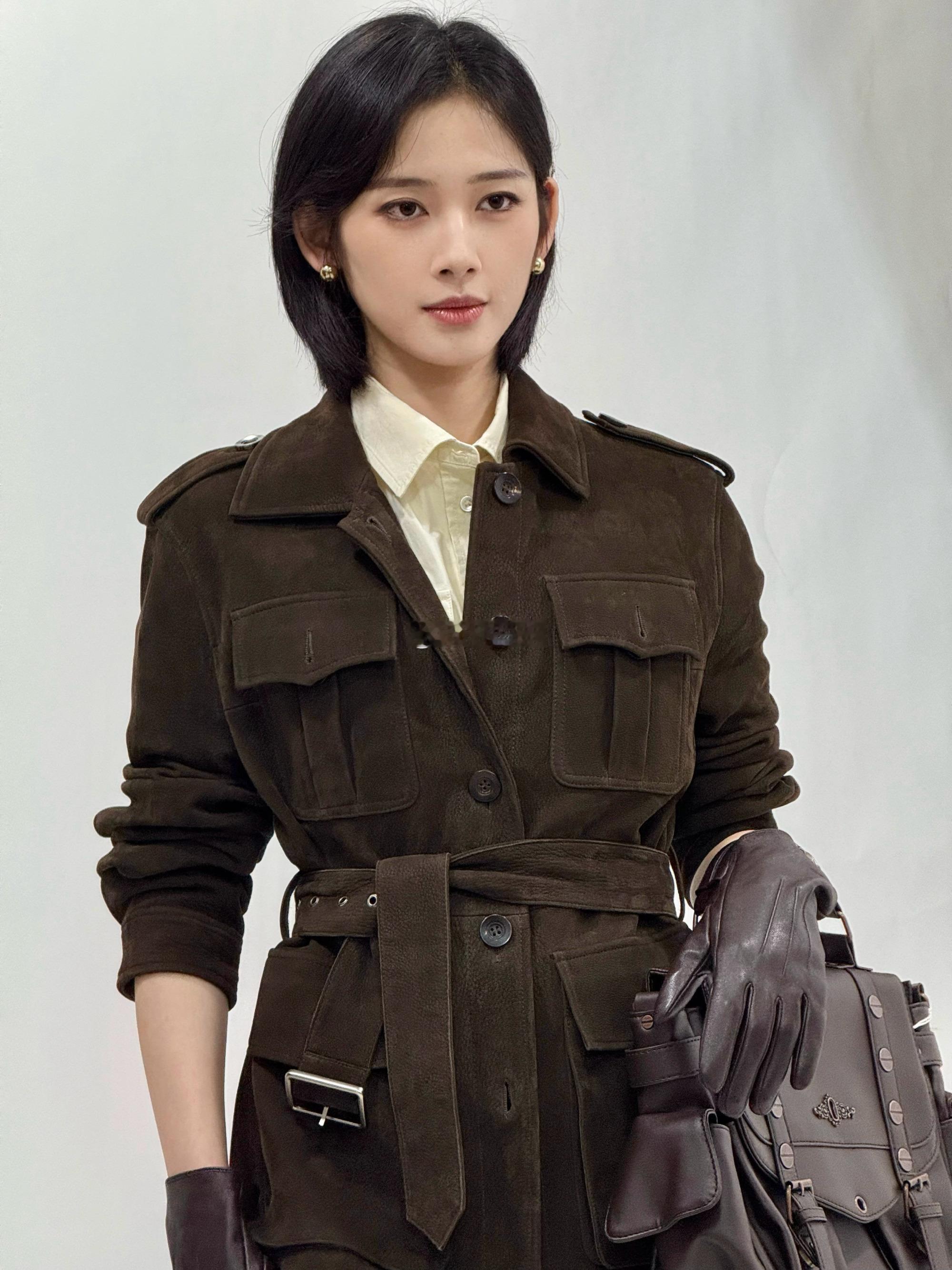 鹤秋长发妹短发姐鹤秋长发短发都精彩 长发是氧气感拉满的邻家女孩，短发是气场全开的