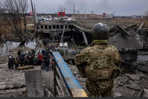 乌克兰在关键时刻，犯了大错！乌军袭击了一辆开往赫尔松的医疗车，目前车上的所有人员