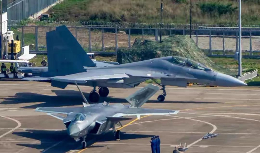 【解放军为统一台湾做准备，11架军机抵近台岛，台军方：部分战机距离基隆港仅42海