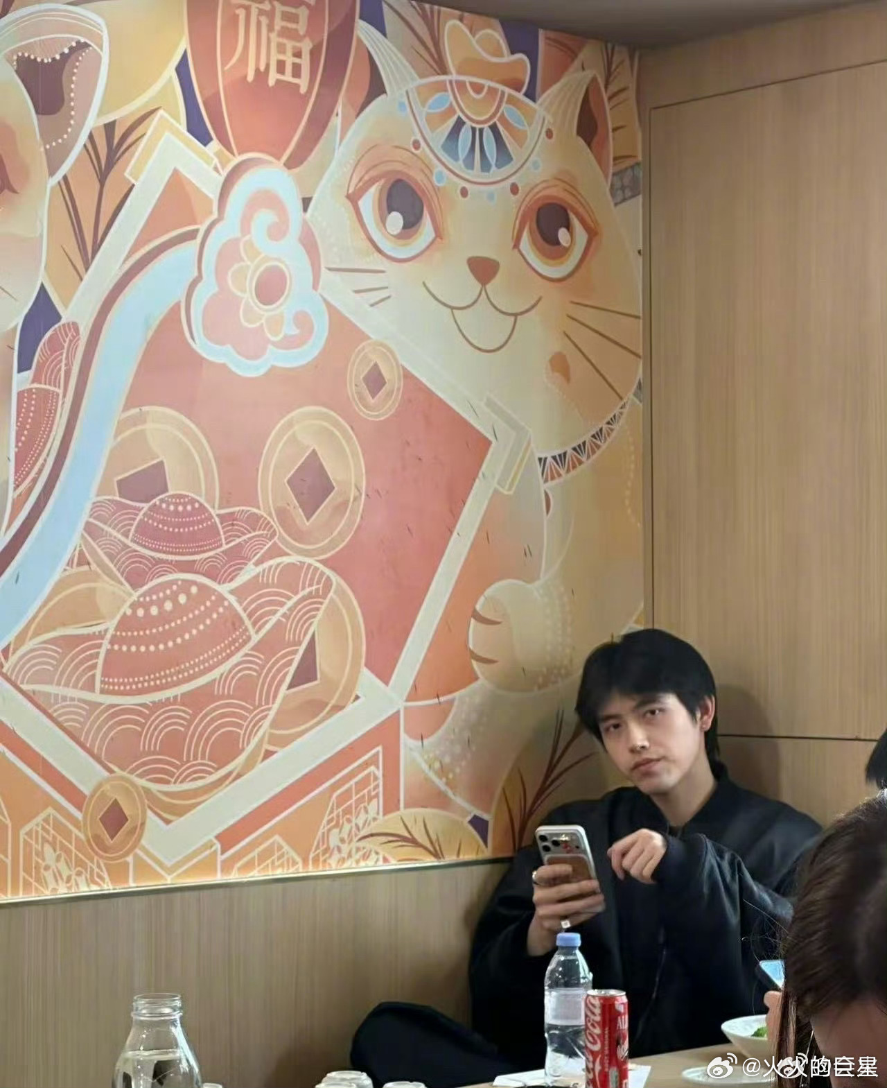 又去吃麻辣烫了巴黎偶遇陈飞宇素颜吃麻辣烫陈飞宇巴黎素颜吃麻辣烫