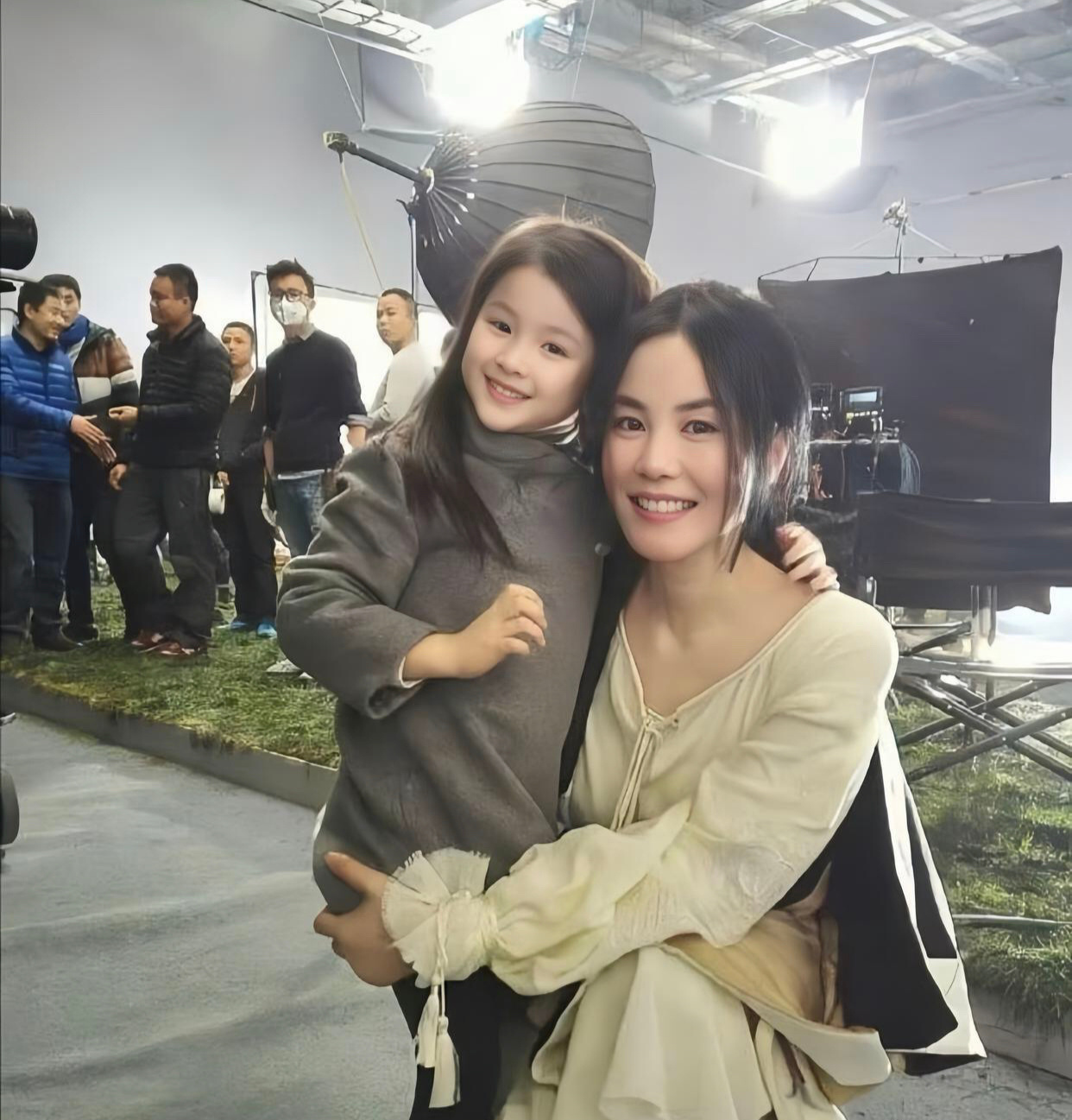 这居然是王菲的女儿，长的也太漂亮了吧 
