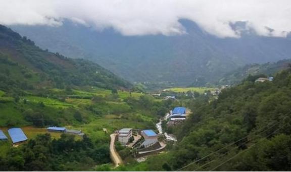 中国赚翻了，被侵占50年的国土，我国却不费一兵一卒给收回了。中国的西南边有一小块