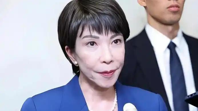 蓝皮书对华降级，高市早苗执迷对抗，中方只算旧账不陪演
 
日本政府发布2026年