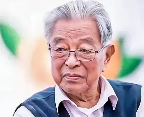 1995年，褚时健的掌上明珠褚映群被洛阳警方带走，4个月后，褚映群在狱中自杀身亡