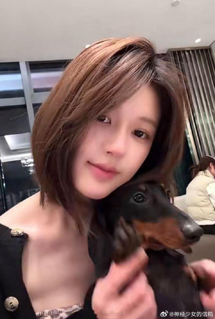 难怪赵露思工作量这么大，恨不得一个人养一个公司 热图阁公众号 