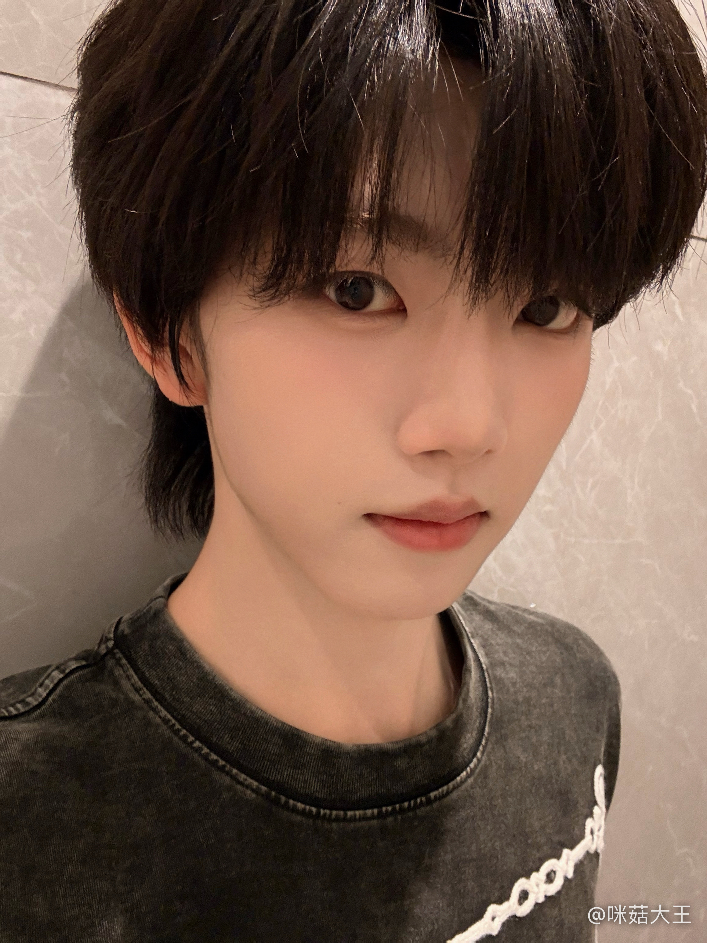 什么都不说，丢两张照片就走，张函瑞是好男孩吗 