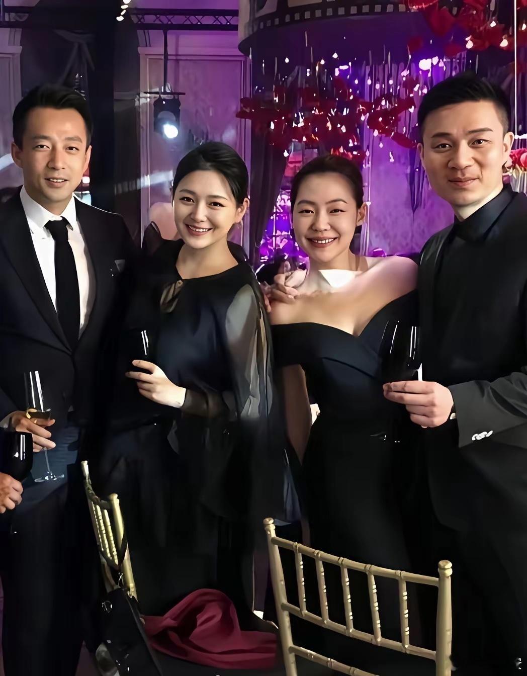 大S从来不是恋爱脑。 当年嫁汪小菲，她以为那是豪门，结果婚后才发现，伪豪门不说，