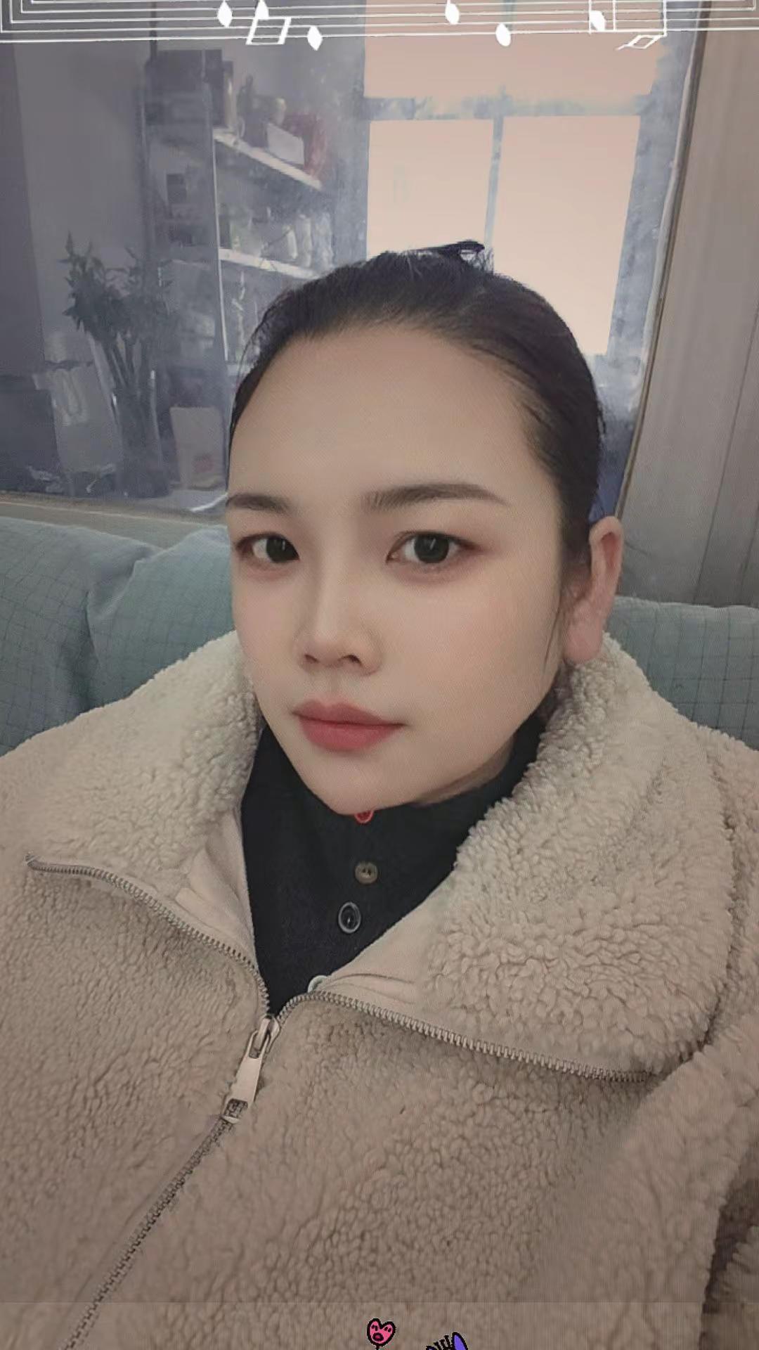 真的真的是无语了，之前放在外面晒的两件内衣就不见了，昨天又不见了一件内衣，我就想