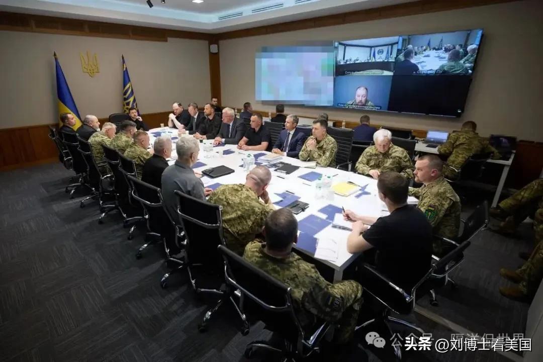 据泽连斯基本人称，这是首次在此模式下，军团指挥官、乌克兰武器和军事装备制造商、国